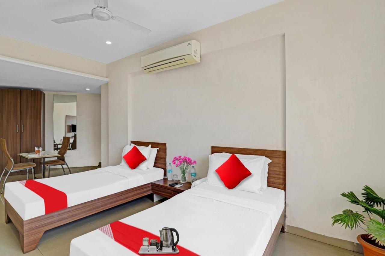 Oyo Flagship Hotel Residency Silvassa Exteriör bild