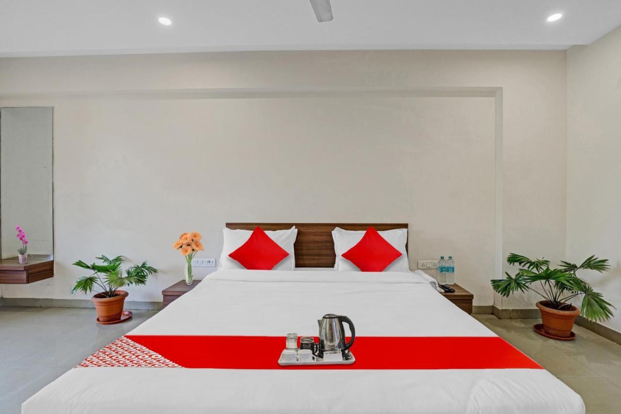 Oyo Flagship Hotel Residency Silvassa Exteriör bild